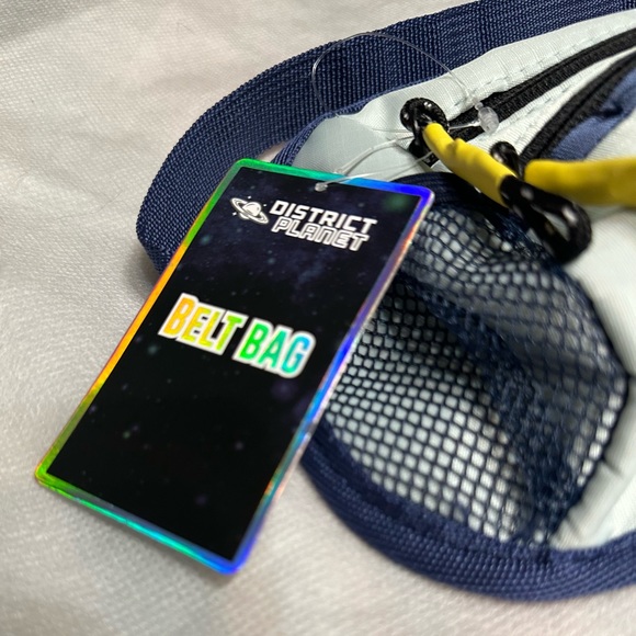 Navy Belt Bag. 2 zipper pockets, 2 side mesh pockets and loops. New with tags - Picture 3 of 3